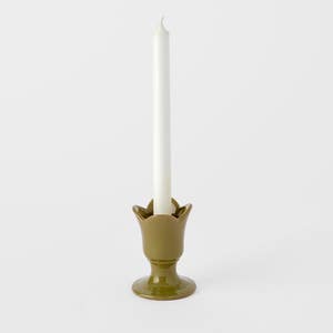 https://s3-ap-southeast-2.amazonaws.com/fusionfactory.commerceconnect.bbnt.production/pim_media/000/191/243/M_F_Petal-Candle-Holder_Green_26120702_V2_SI.jpg?1742534079