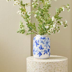 https://s3-ap-southeast-2.amazonaws.com/fusionfactory.commerceconnect.bbnt.production/pim_media/000/180/617/M_F_Tivoli-Ceramic-Vase_Blue-White_LS_SI.jpg?1734055650